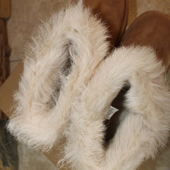 UGG MILLA MINI Toscana Fluff Suede Shearling Boots - Picture 4 of 8